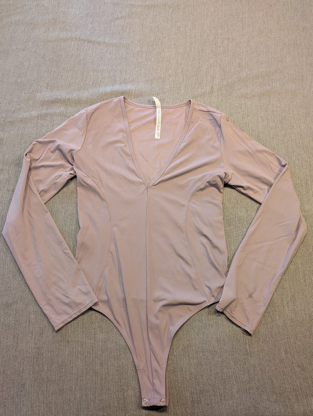 Free People Bodysuit Womens Large Mauve Super-Soft Long Sleeve V-Neck Bodysuit